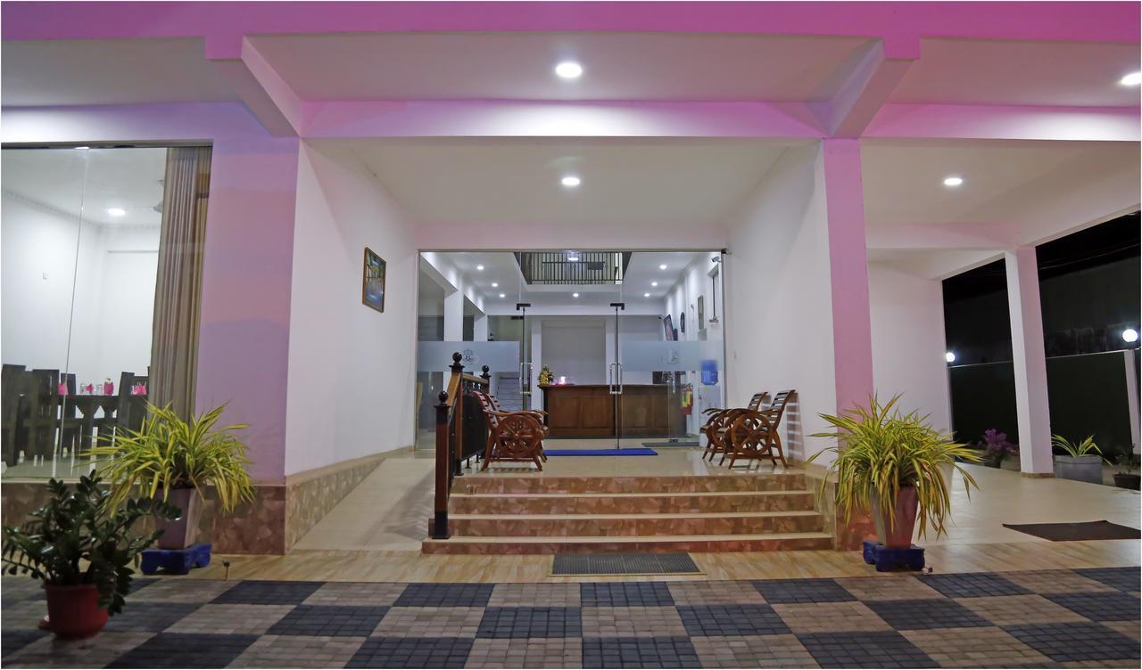 Ronaka Airport Transit Hotel Katunayaka Ngoại thất bức ảnh